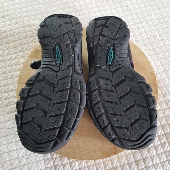 Keen | Newport Retro 10 Tie Dye Hiking Sandals - Picture 8 of 8